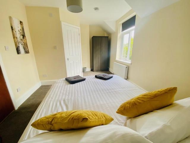Cannock House ~ 4 Bedrooms All With Ensuite. Rugeley Exterior photo